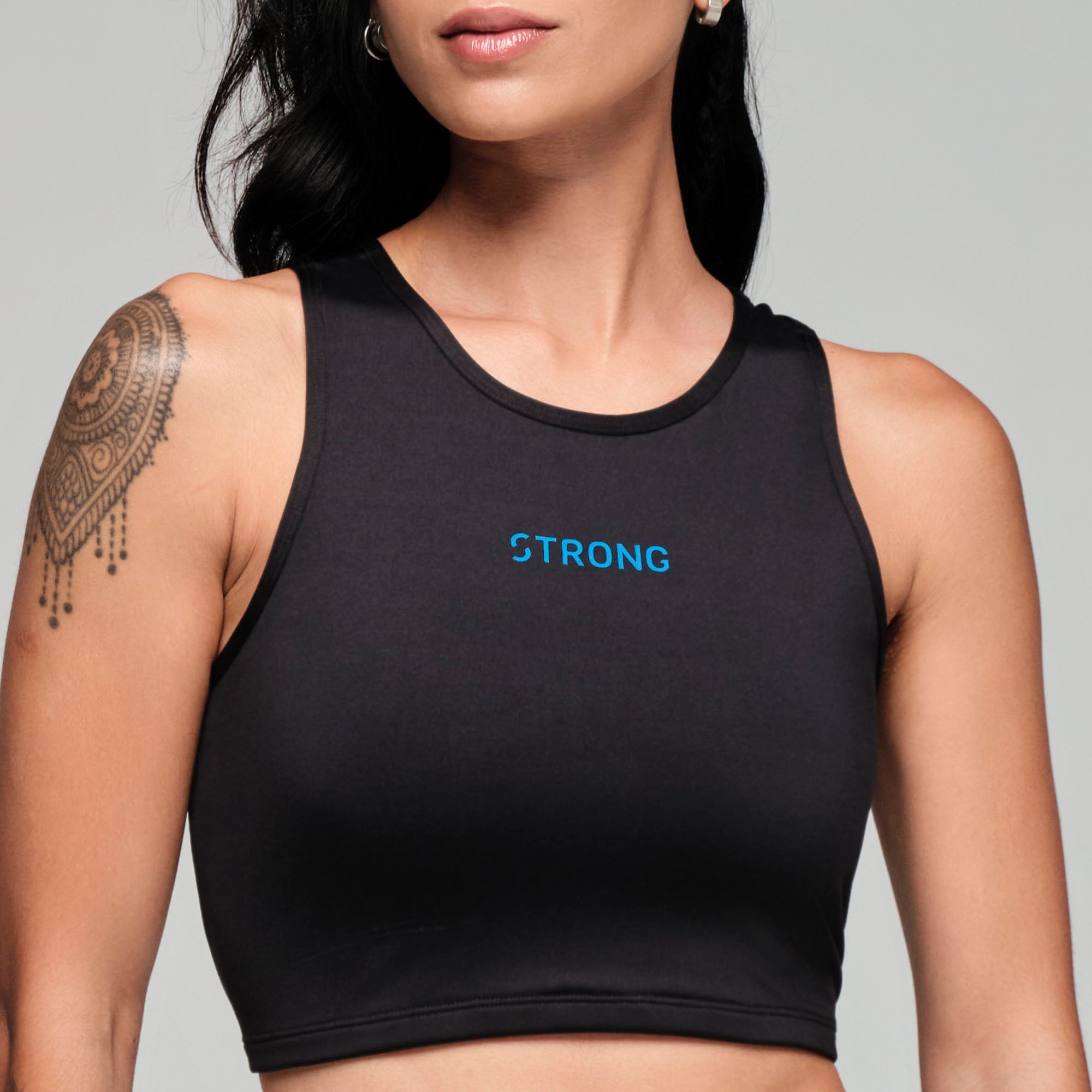 Crop top STRONG iD