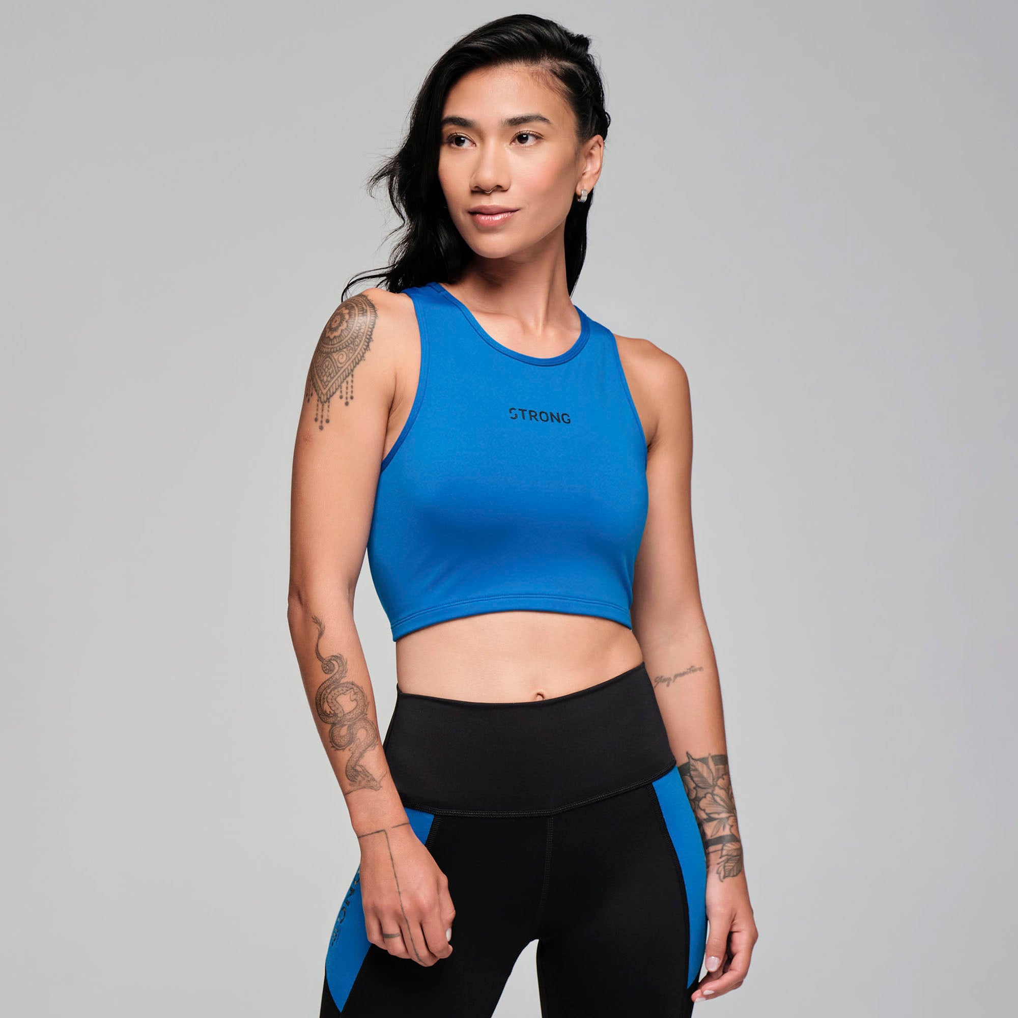 Crop top STRONG iD