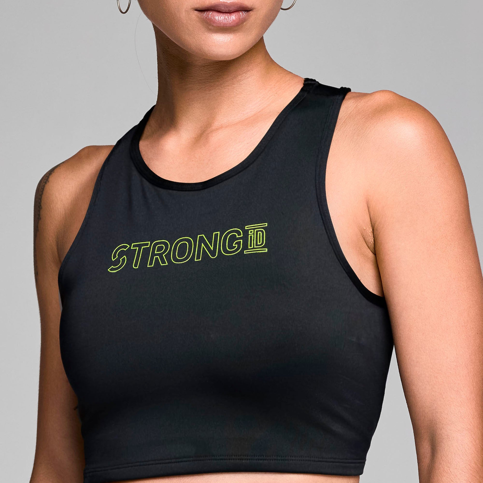 Crop top STRONG iD