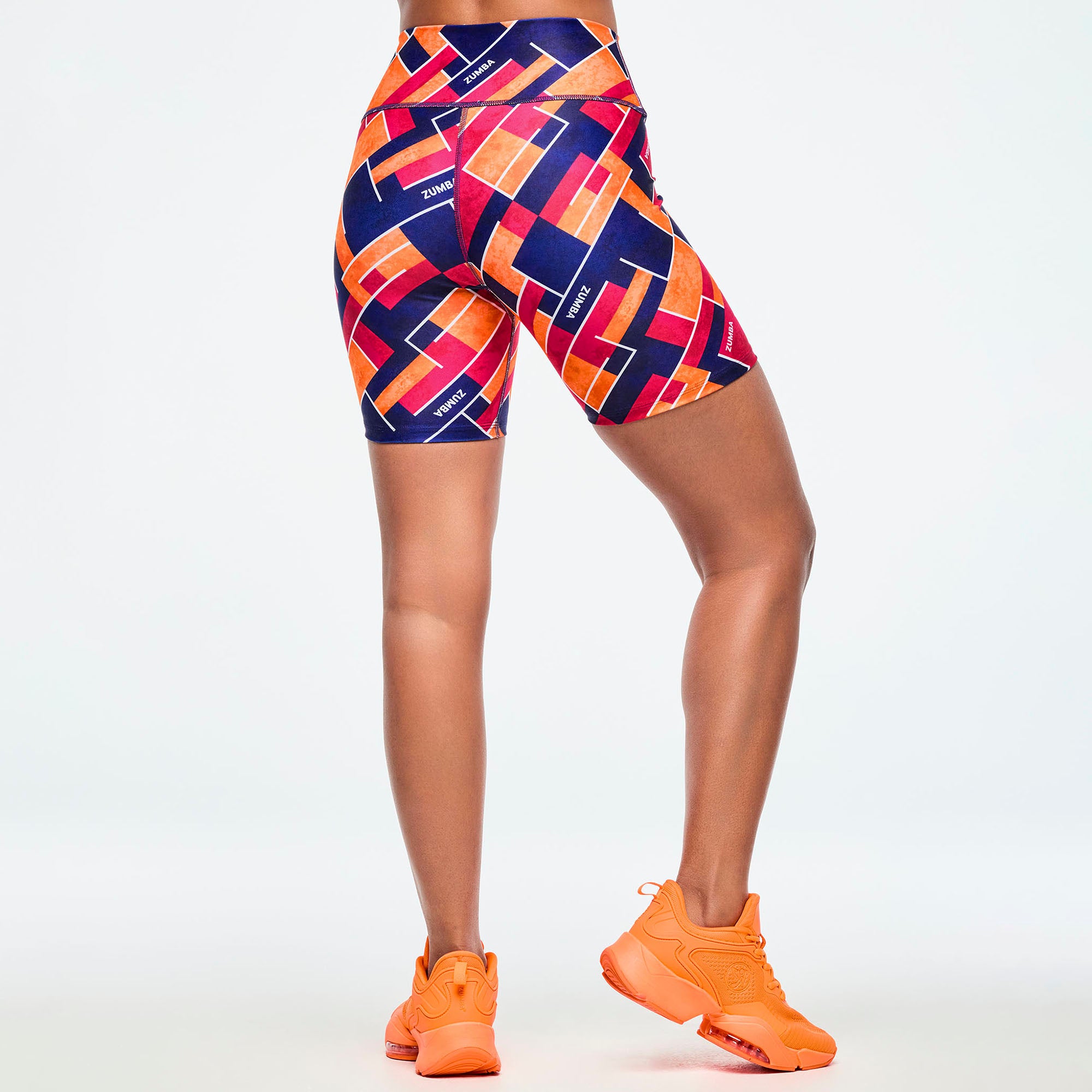 Bikery z wysokim stanem Zumba Class of 2001