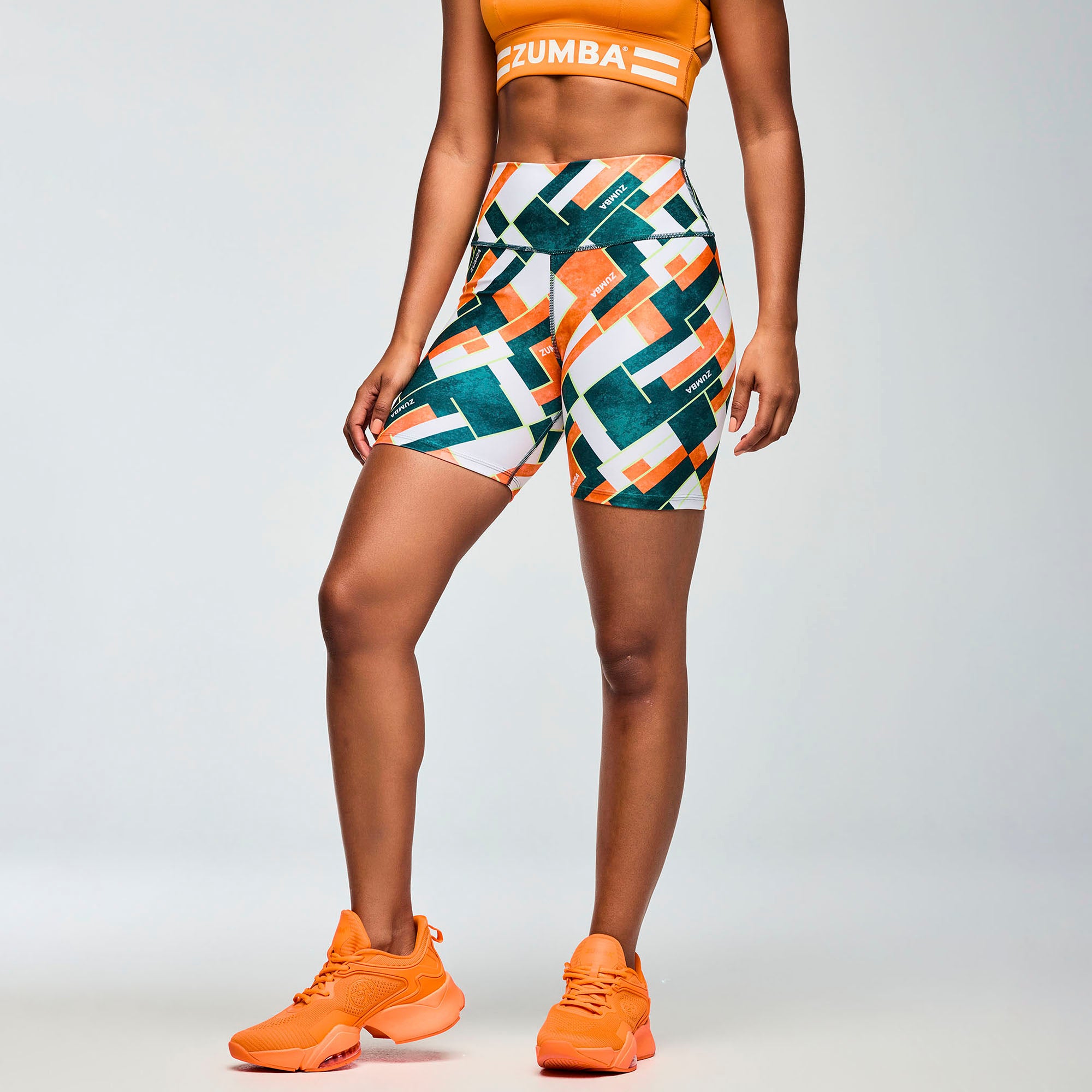 Bikery z wysokim stanem Zumba Class of 2001