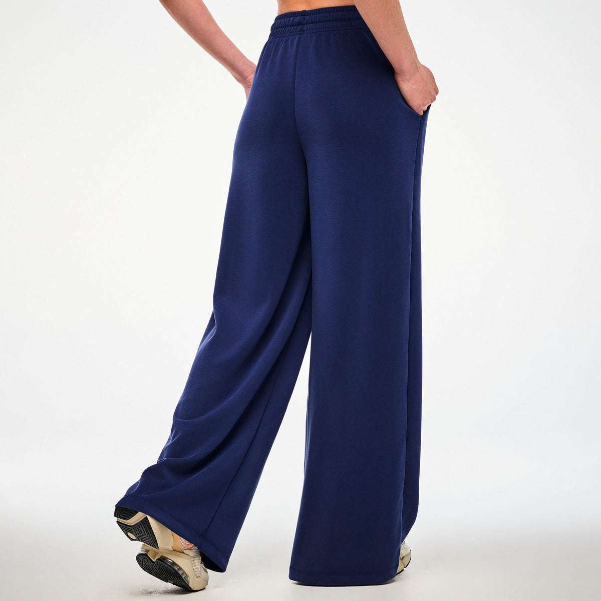 Granatowe spodnie z modalu z wysokim stanem — Zumba Wear FW26 Modal