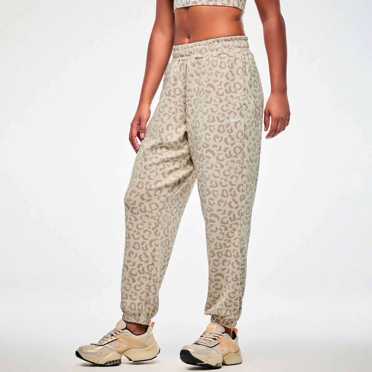 Beżowe spodnie z modalu w panterkę — Zumba Wear FW26 Modal