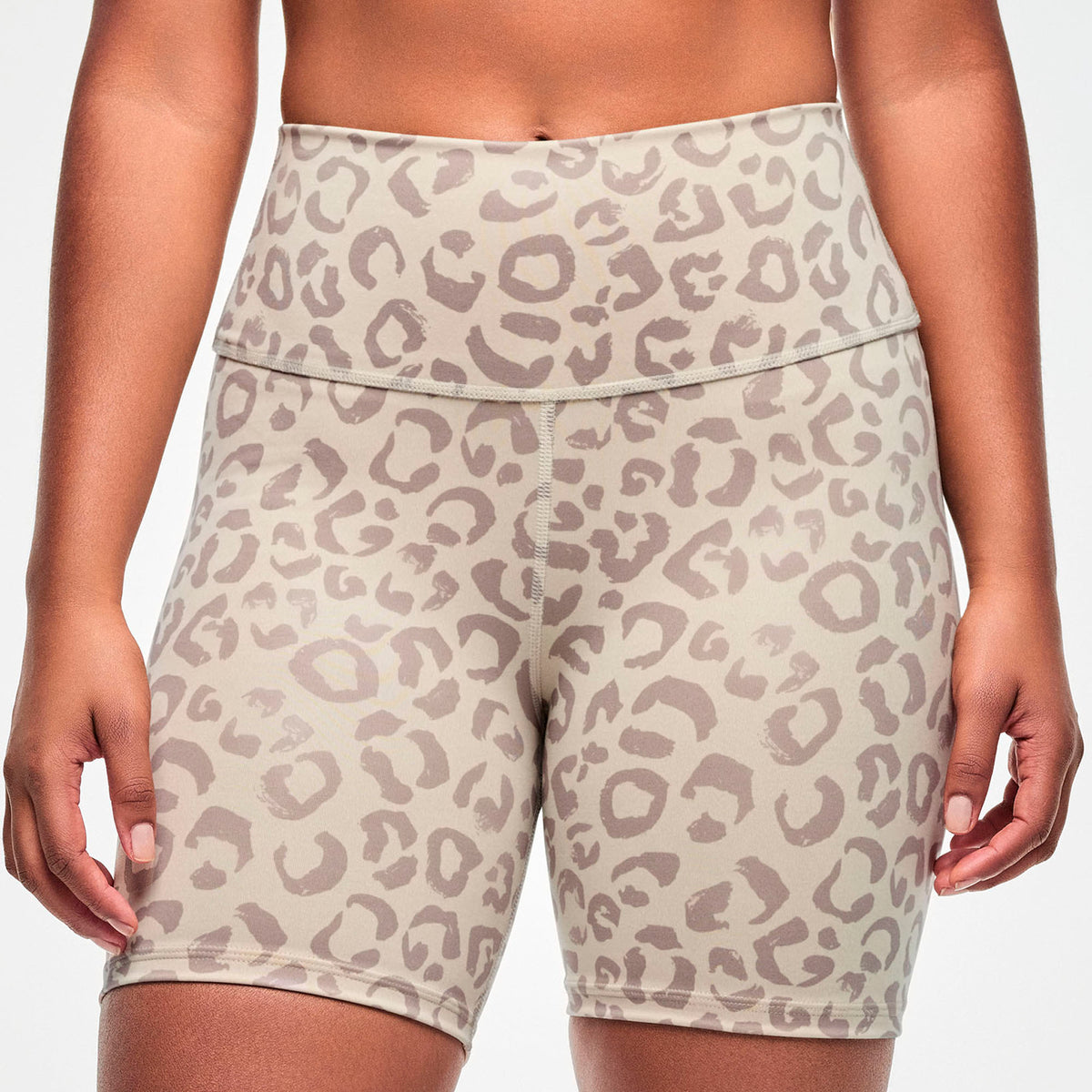 Beżowe kolarki z wysokim stanem w panterkę — Zumba Wear FW26 Modal