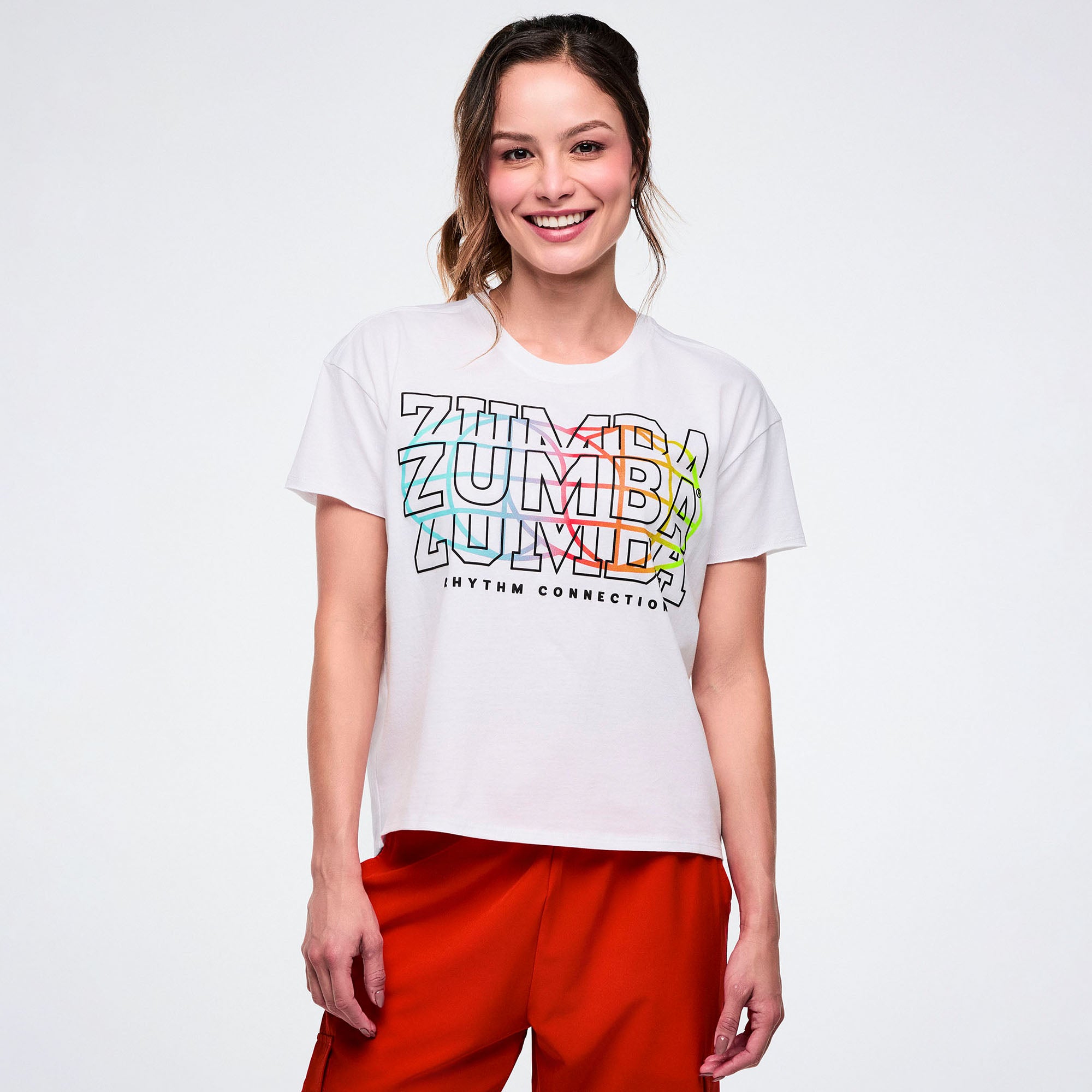 Biały t-shirt z kolorowym nadrukiem