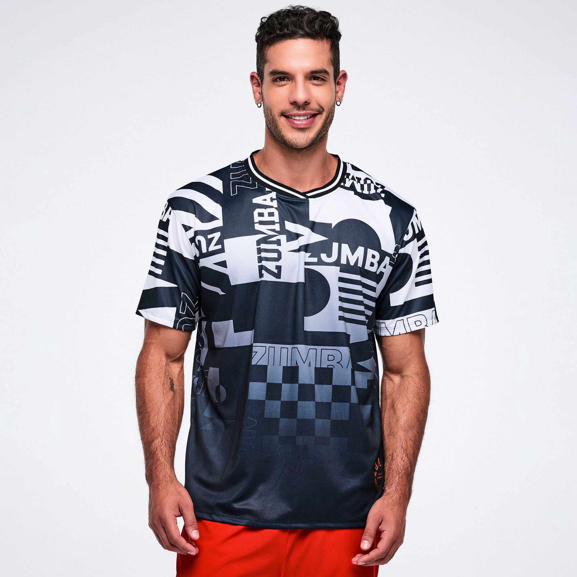 Czarno-biały t-shirt oversize z nadrukiem