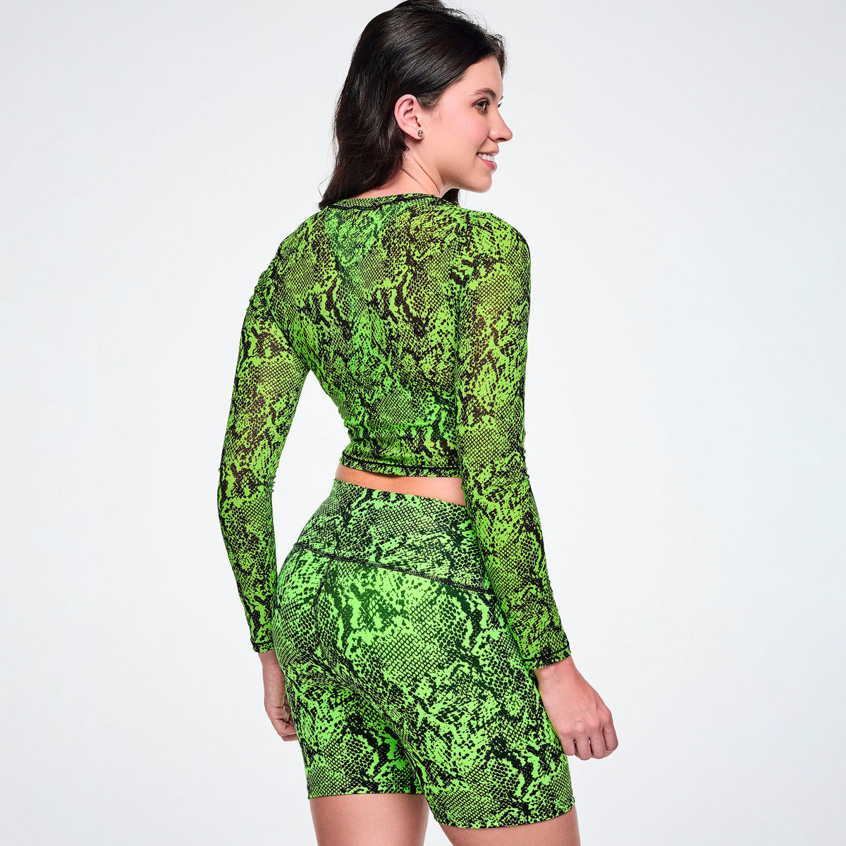 Zielony crop top z siateczki w wężowy wzór – widok z tyłu | Zumba Wear