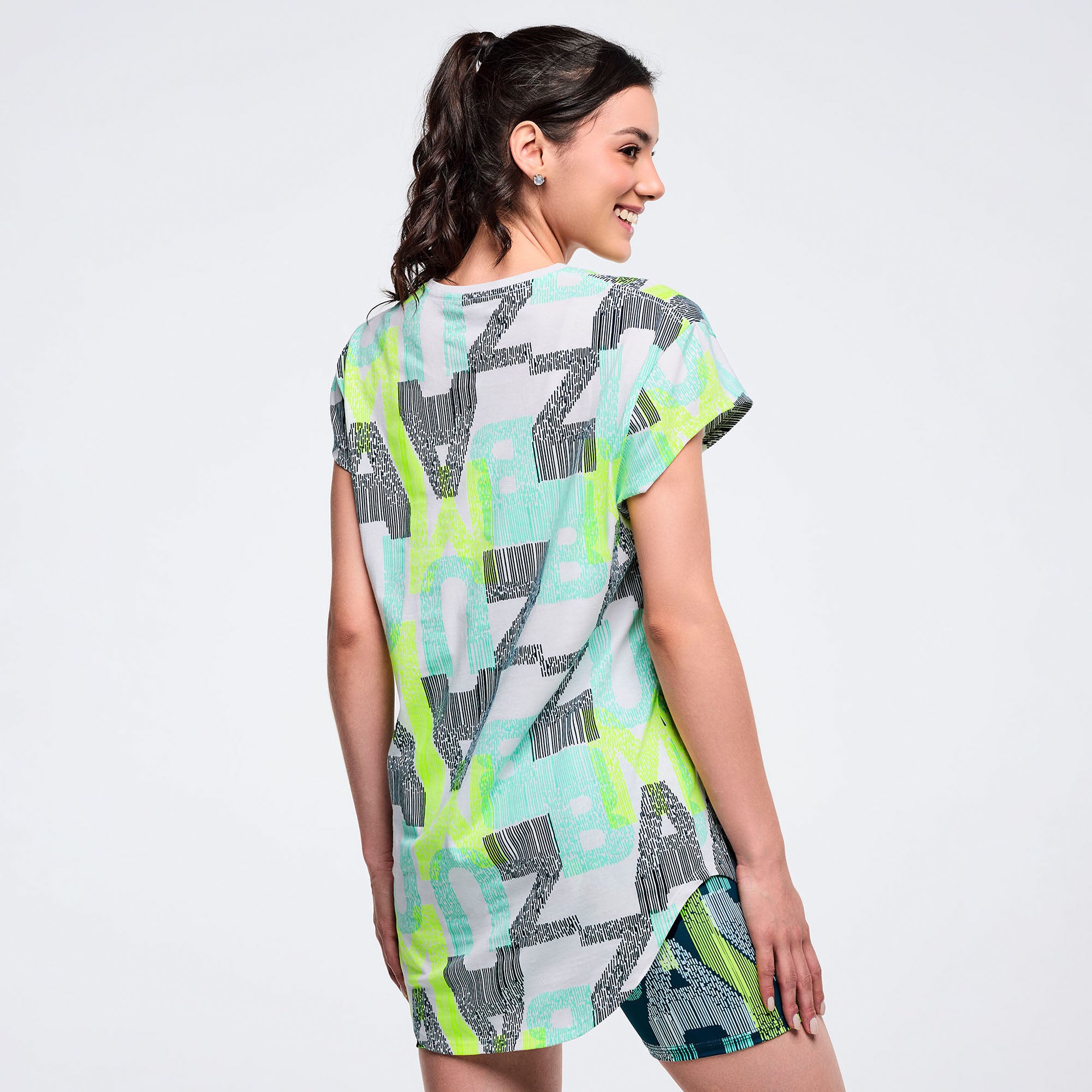 Koszulka z zaokrąglonym dołem Zumba Latin Movement