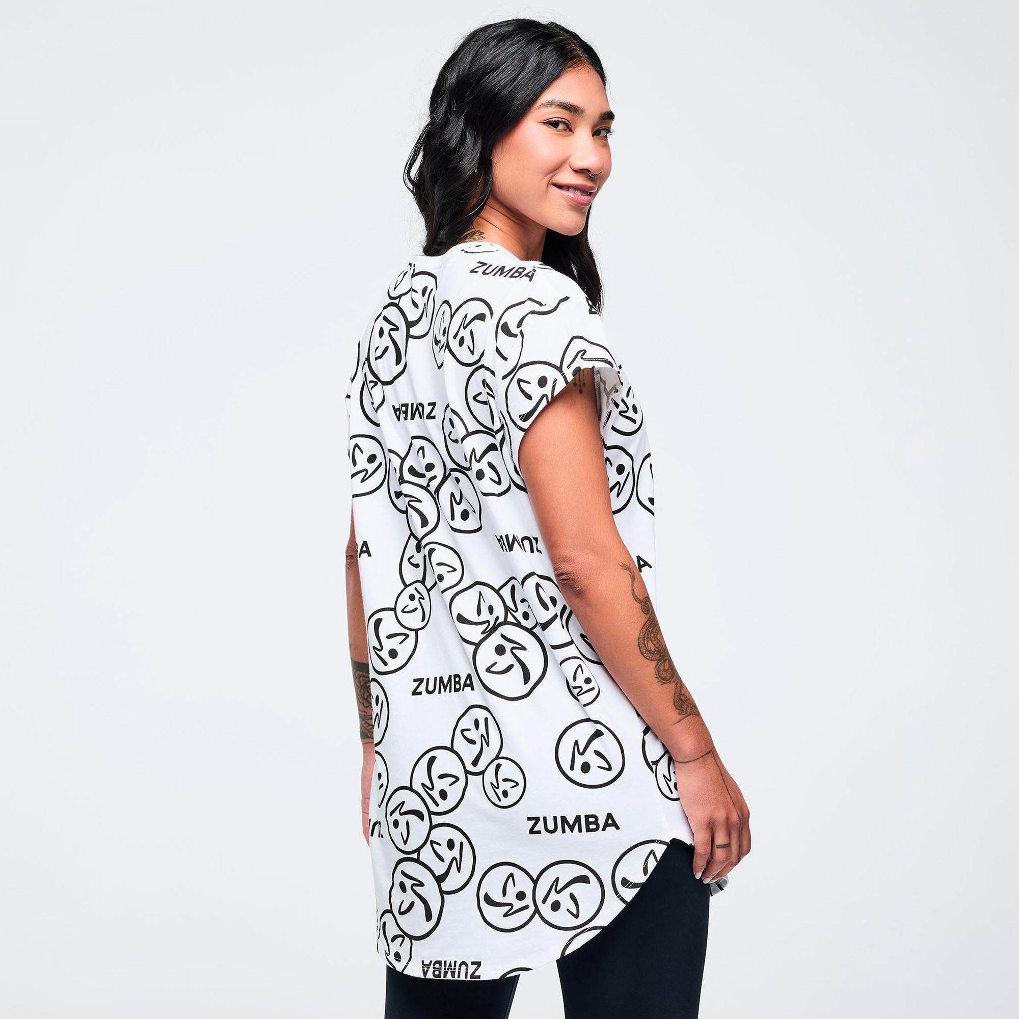 Koszulka z zaokrąglonym dołem Zumba Basic