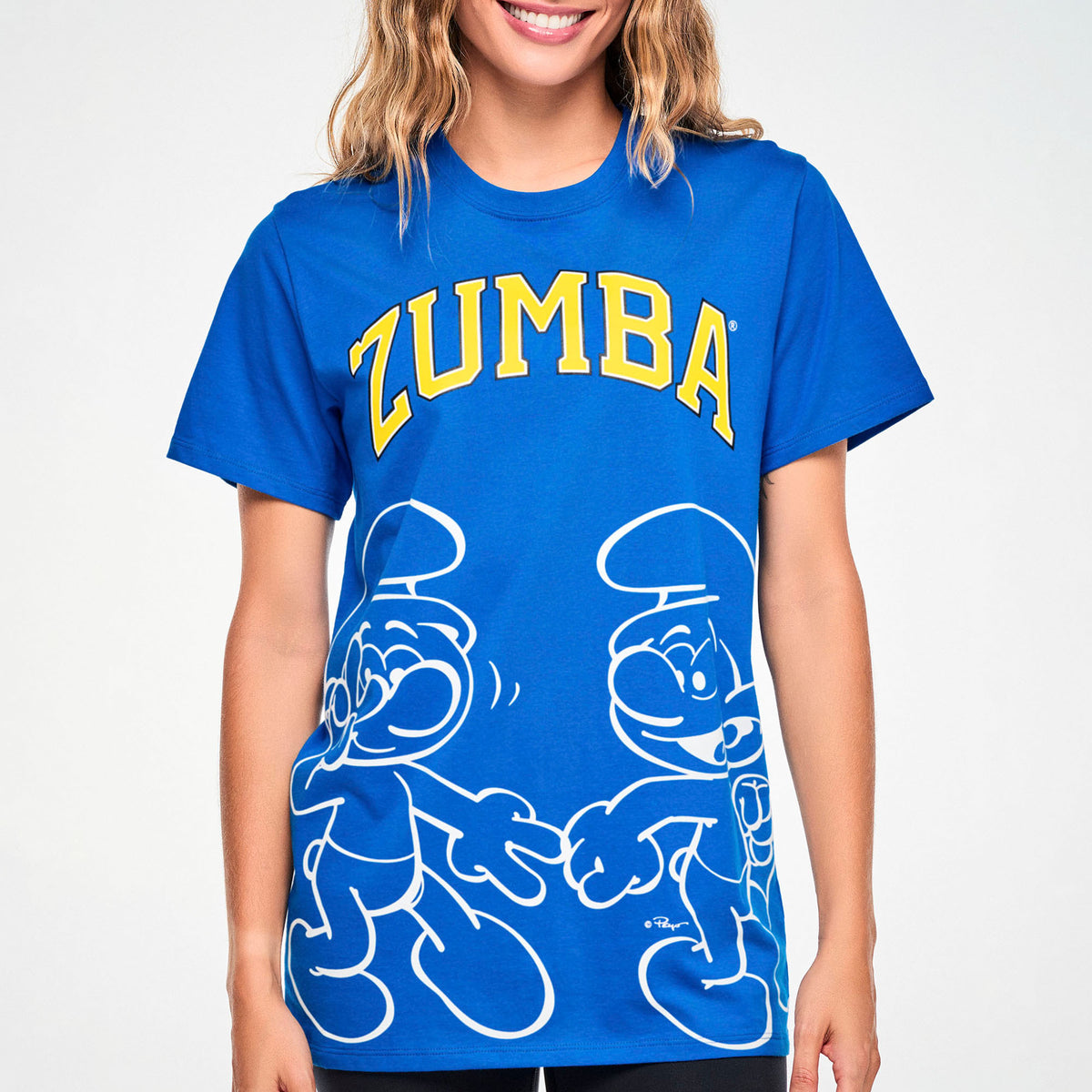 Niebieska koszulka unisex ze Smerfami – detal nadruku | Zumba Wear