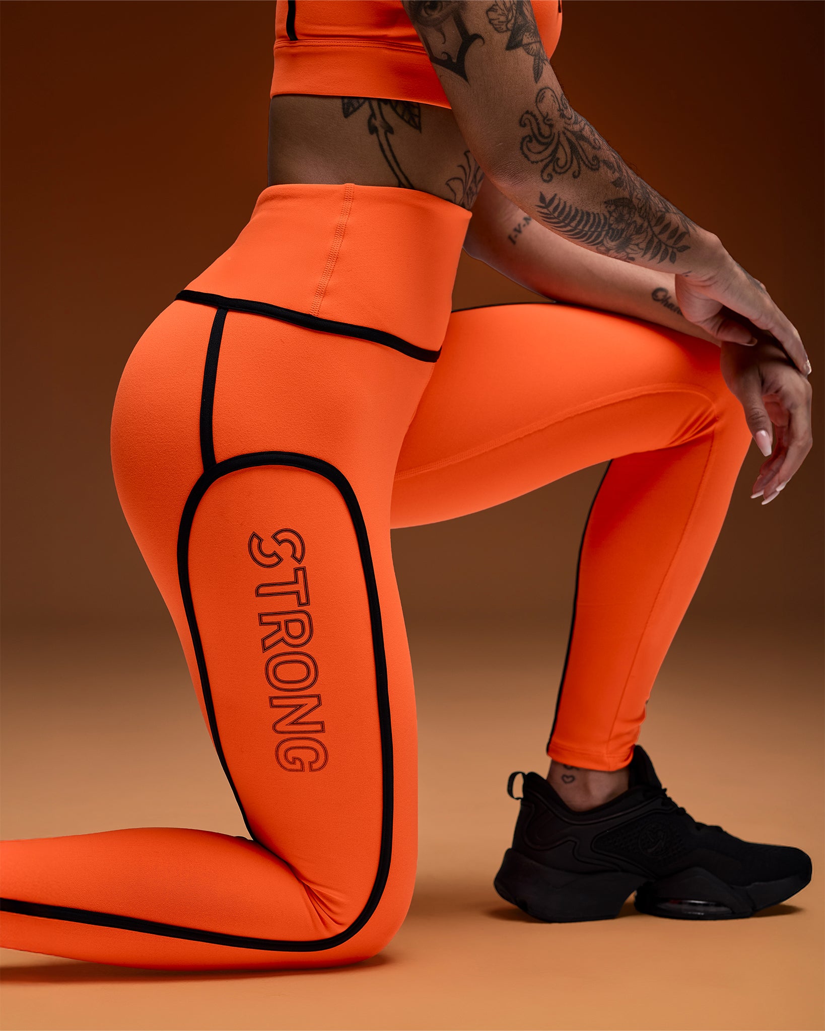Legginsy z wysokim stanem STRONG iD
