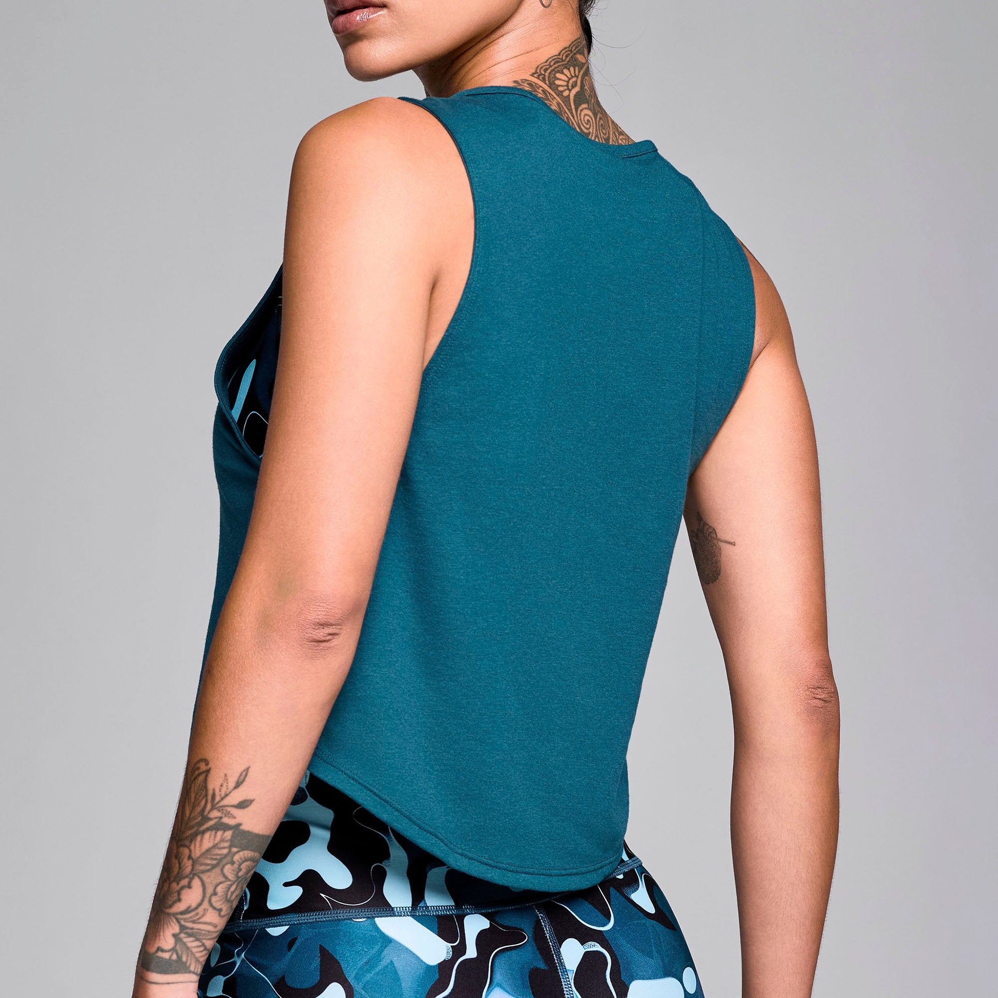 Koszulka na ramiączkach crop STRONG iD