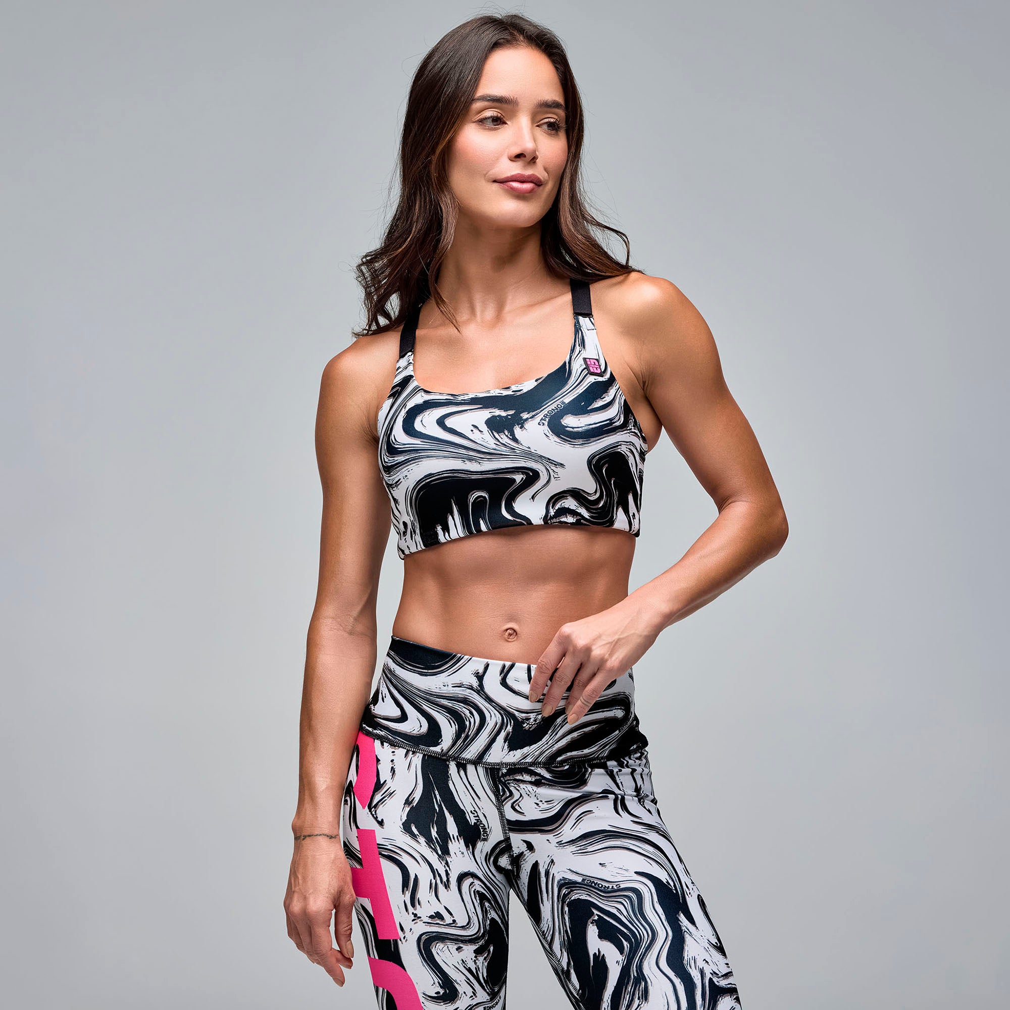 Stanik sportowy marmurkowy czarno-biały