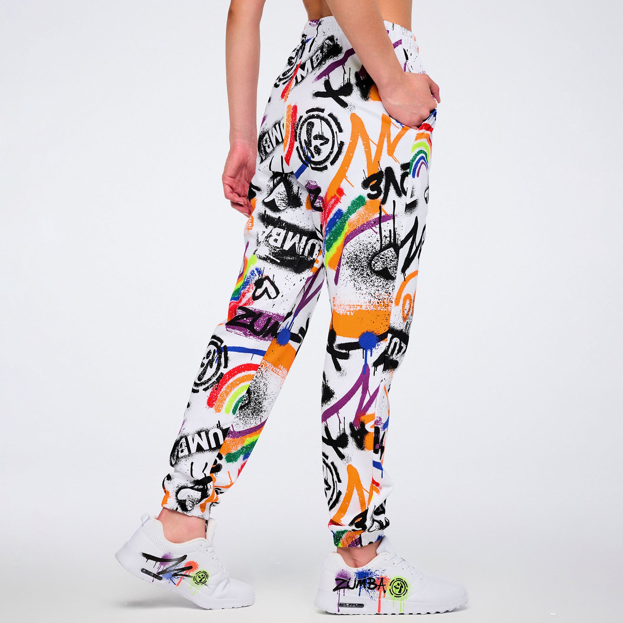 Spodnie jogger graffiti białe