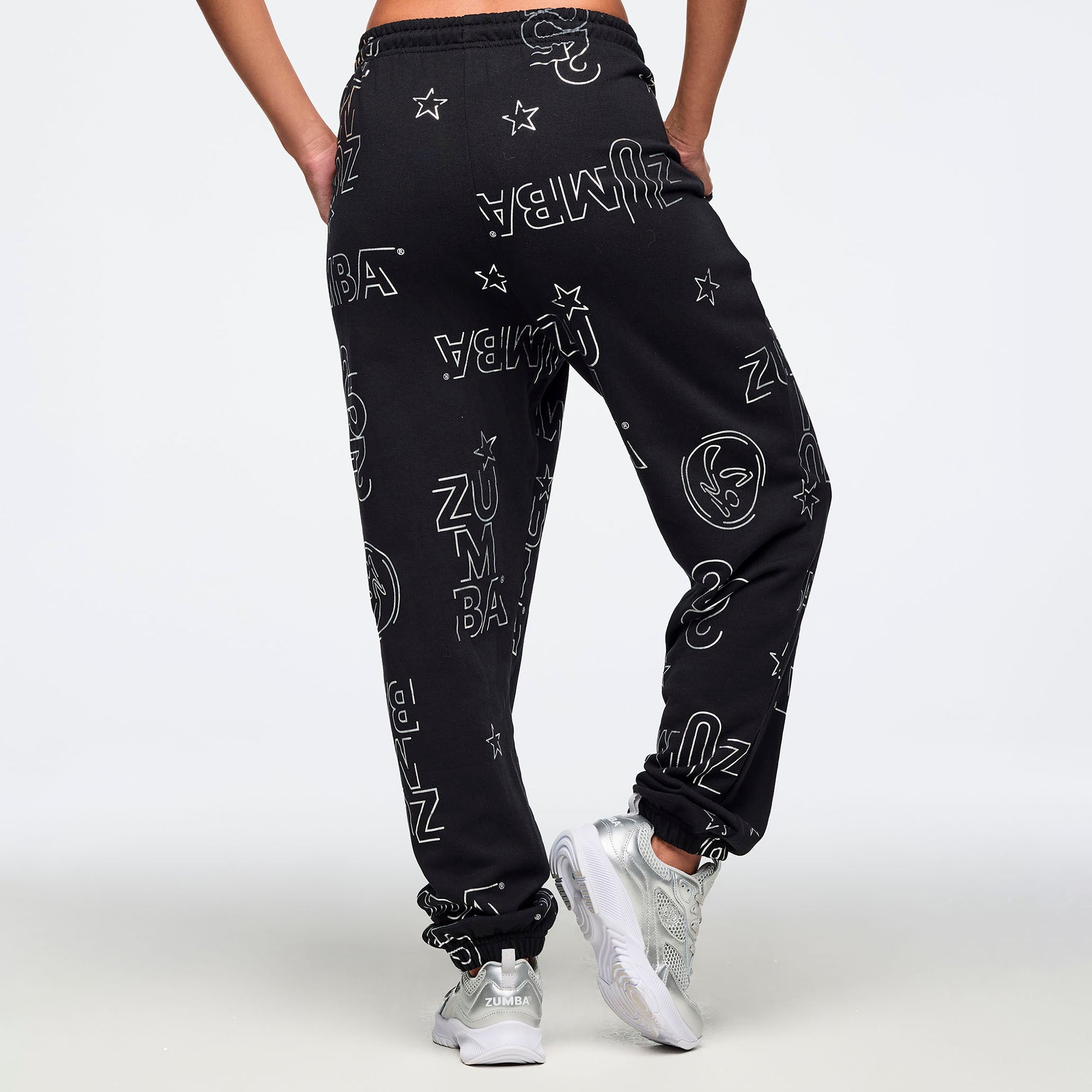 Czarne joggery z nadrukiem