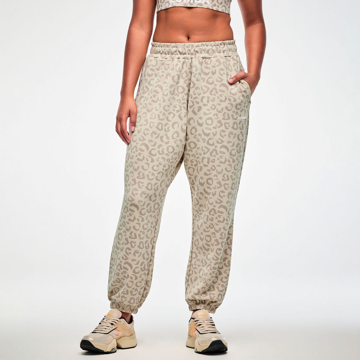 Beżowe spodnie z modalu w panterkę — Zumba Wear FW26 Modal