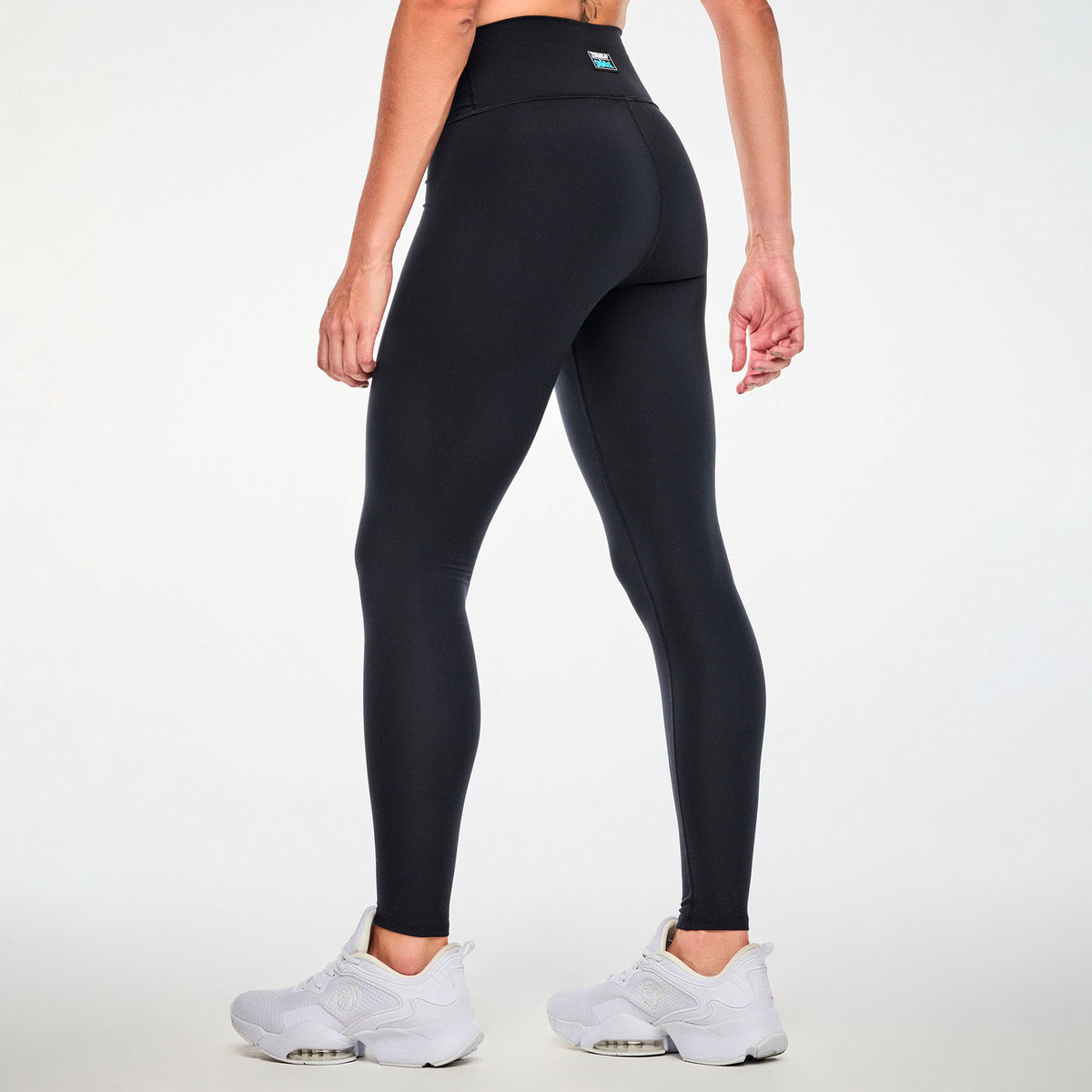 Czarne legginsy z wysokim stanem i napisem ZUMBA – widok z tyłu | Zumba Wear