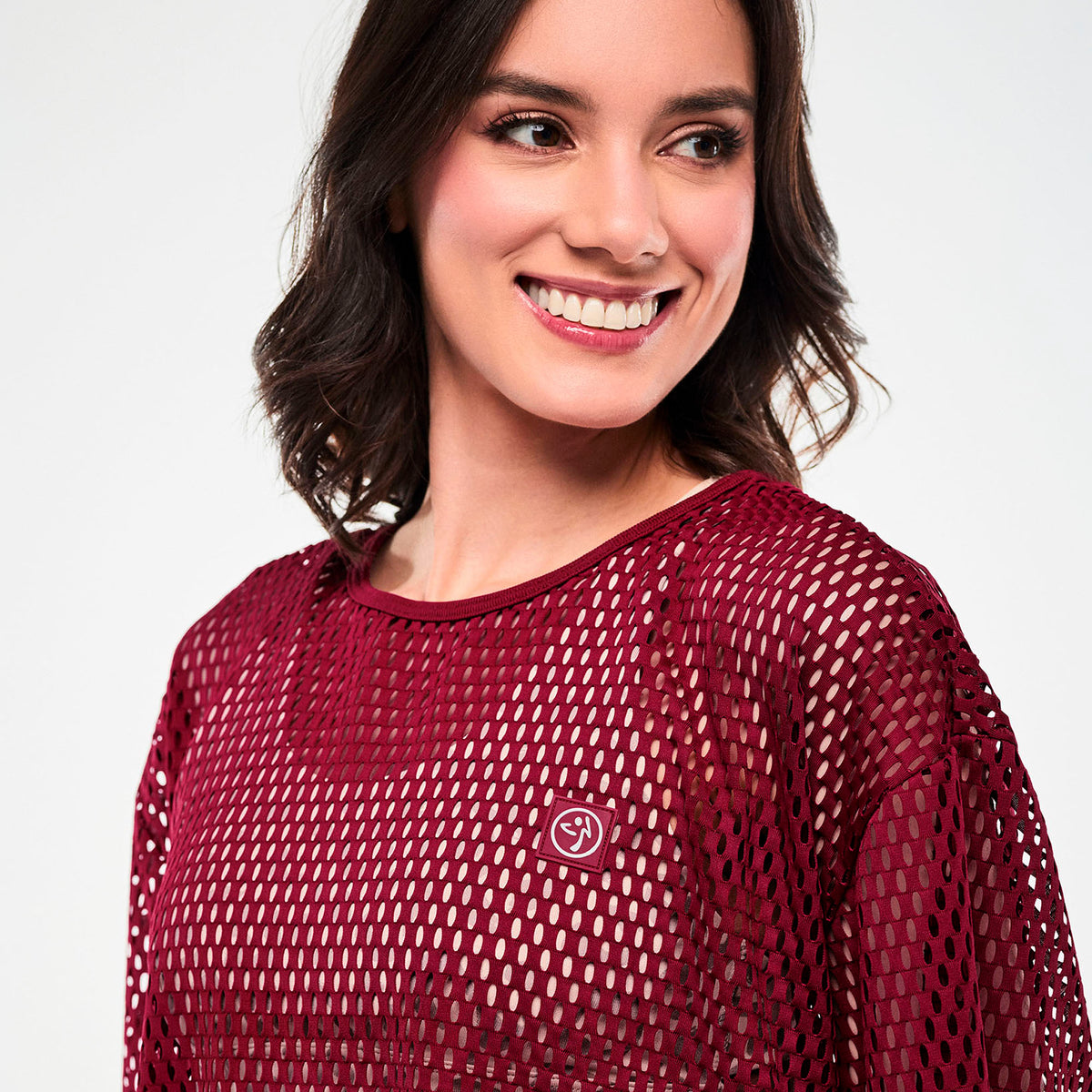 Bordowy krótki top z siateczki — Zumba Wear FW26 Modal