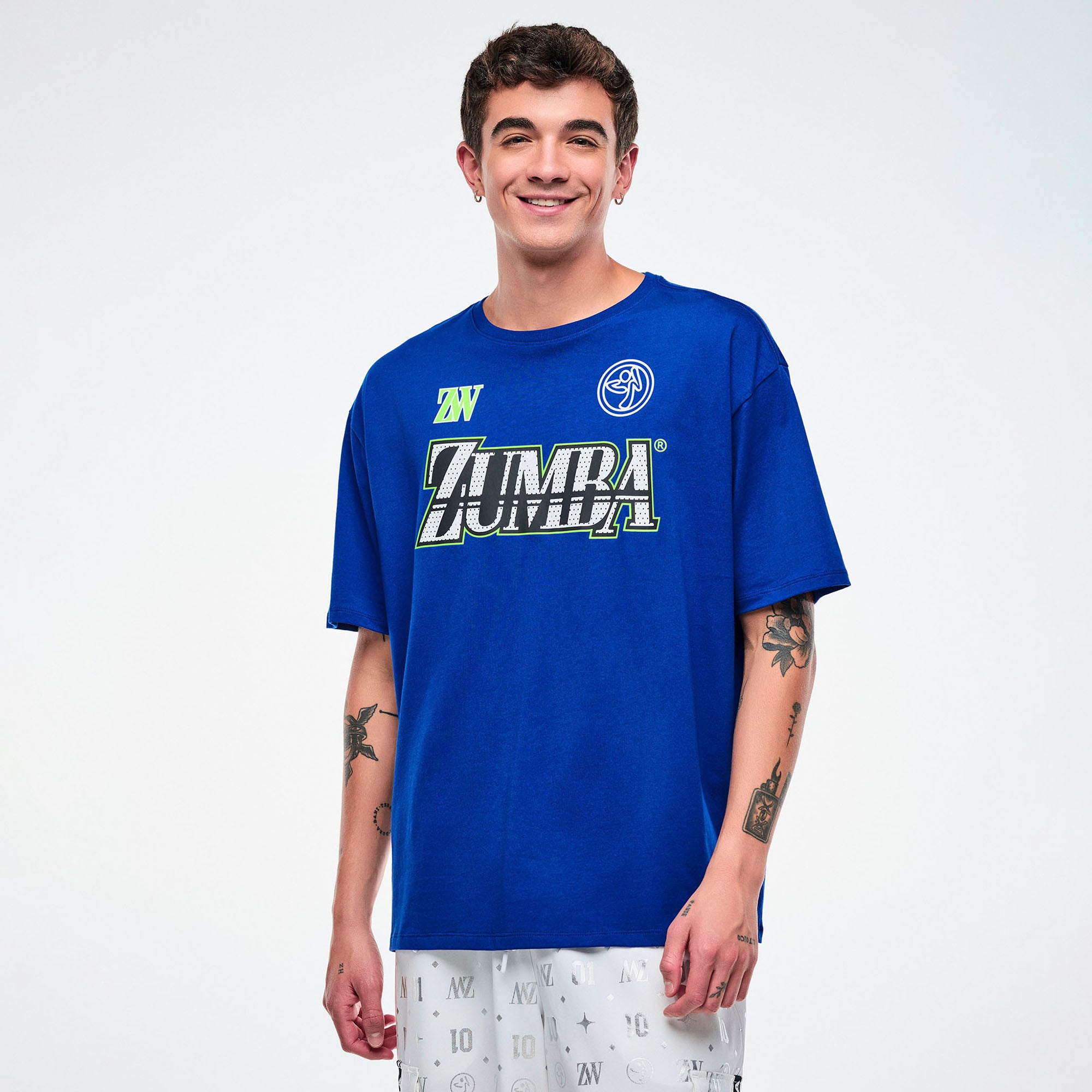 Niebieski T-shirt oversize