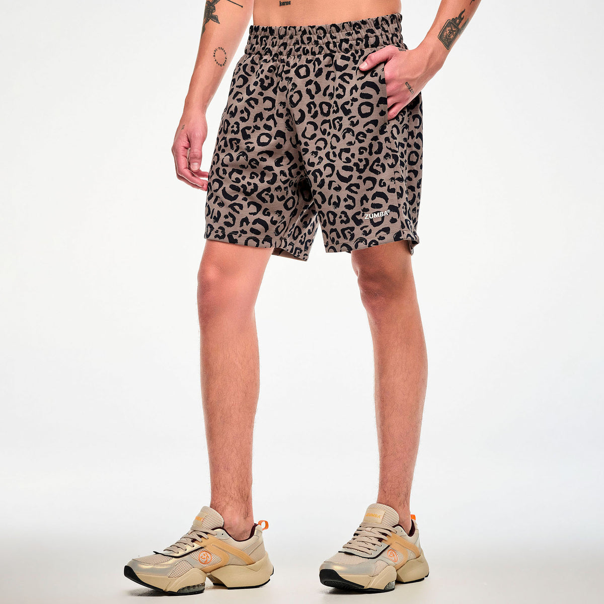 Brązowe szorty unisex w panterkę — Zumba Wear FW26 Modal